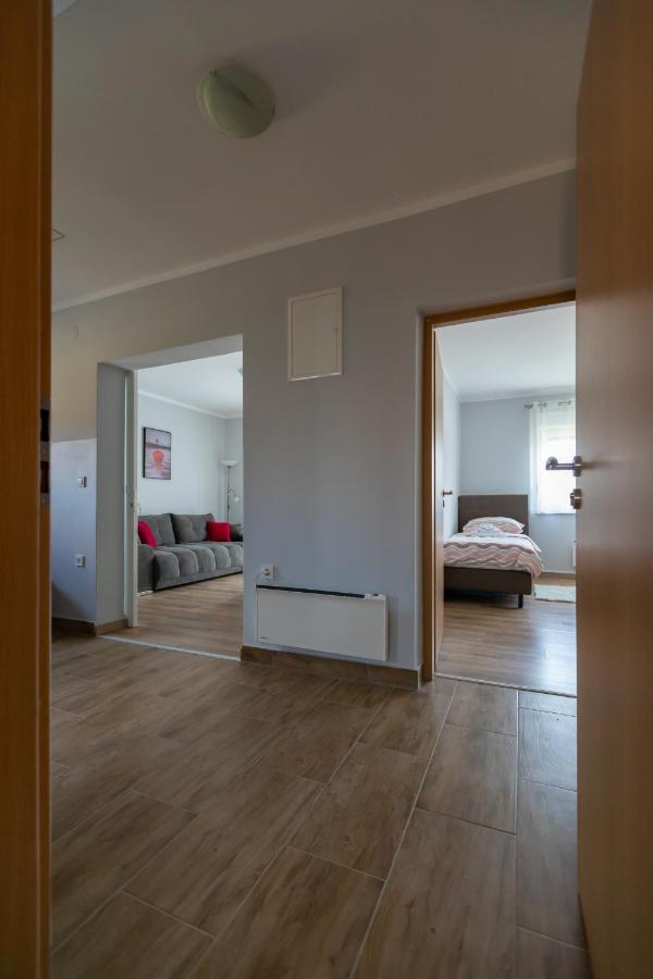 Apartmani Slavek Ястребарсько Екстер'єр фото