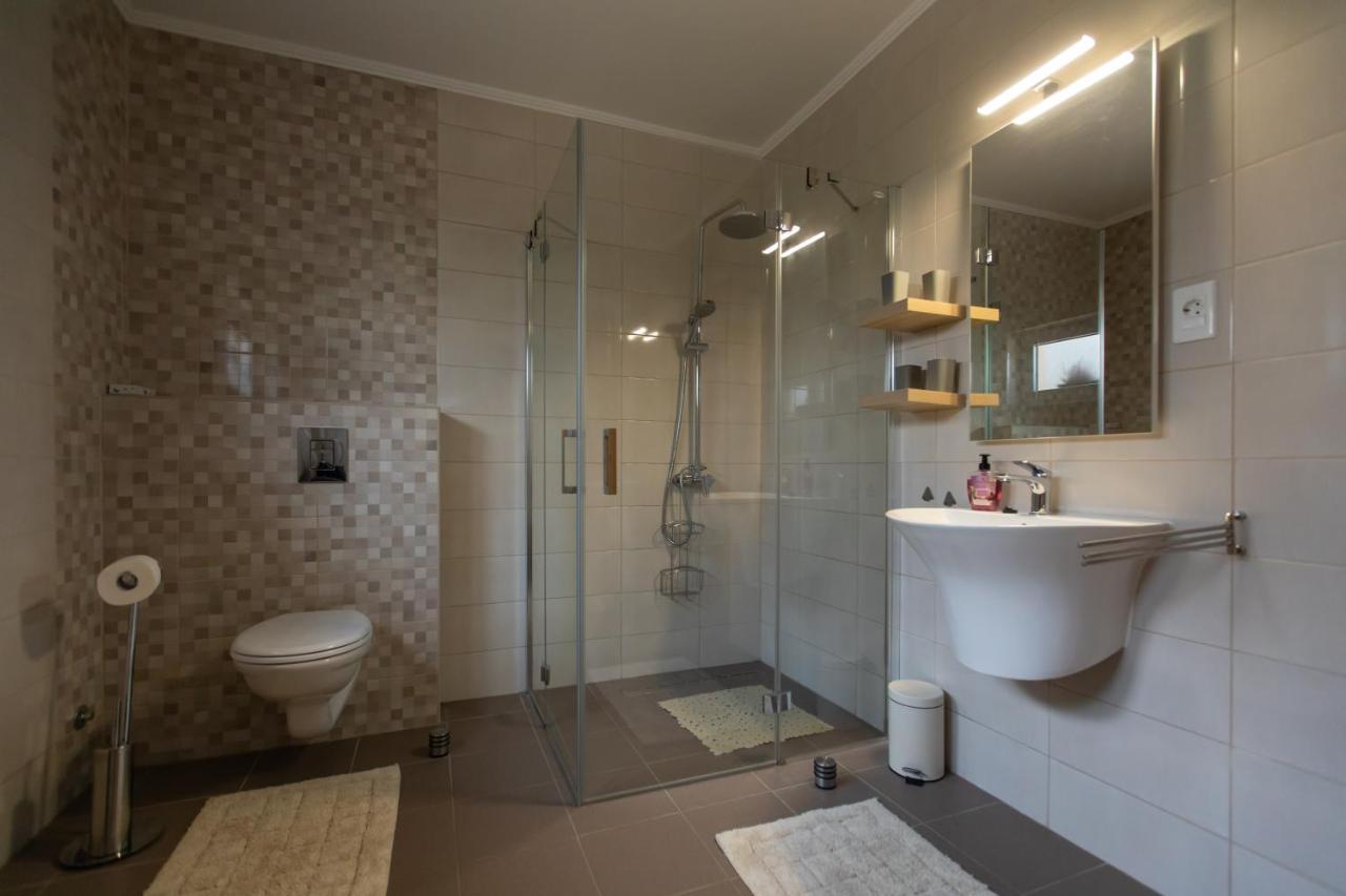 Apartmani Slavek Ястребарсько Екстер'єр фото