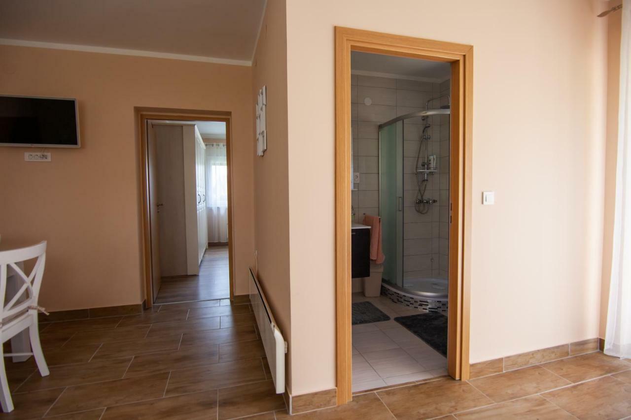 Apartmani Slavek Ястребарсько Екстер'єр фото