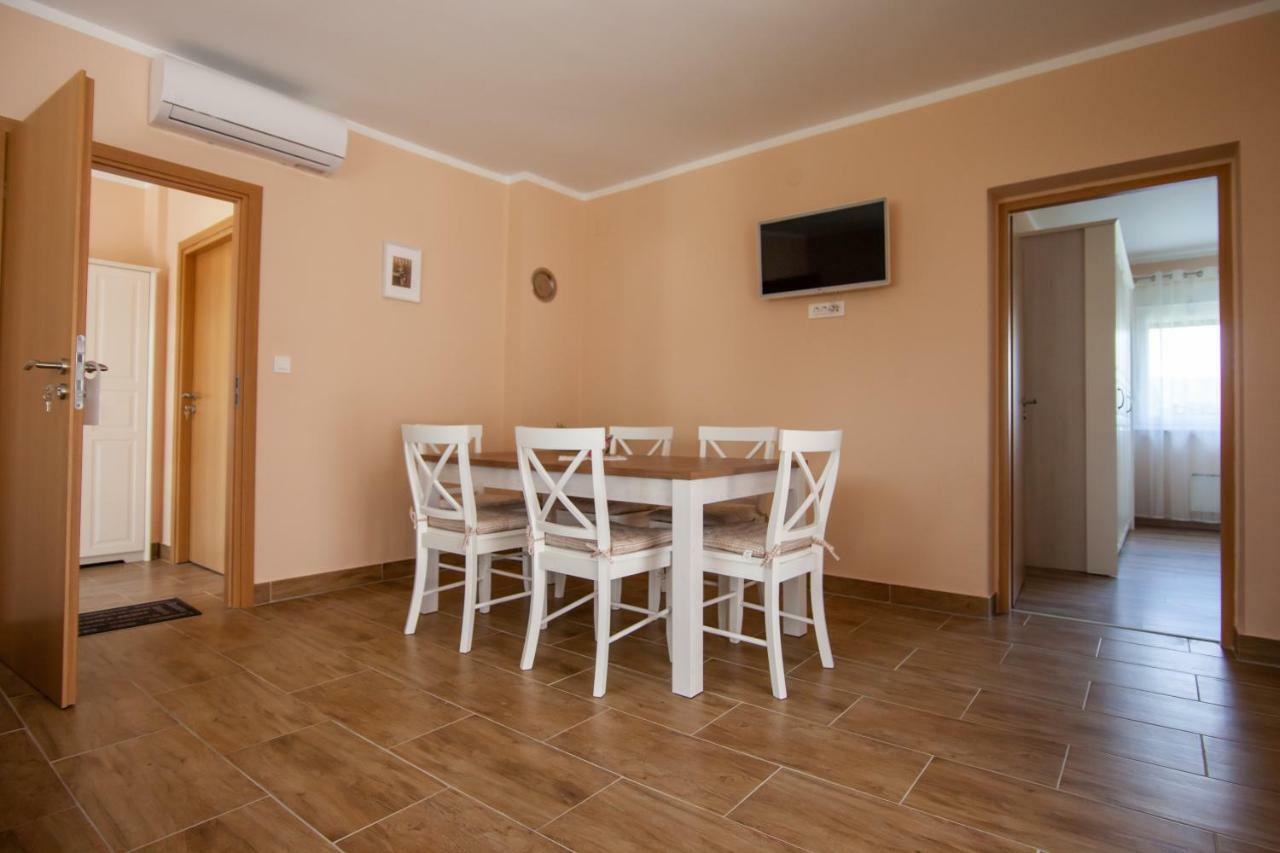 Apartmani Slavek Ястребарсько Екстер'єр фото