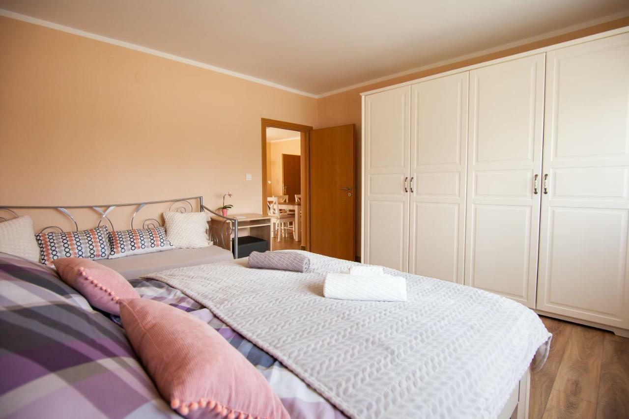 Apartmani Slavek Ястребарсько Екстер'єр фото