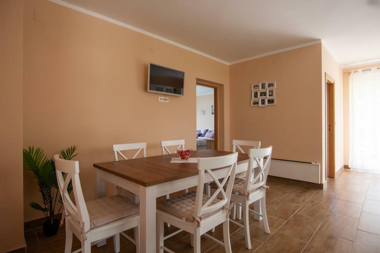 Apartmani Slavek Ястребарсько Екстер'єр фото